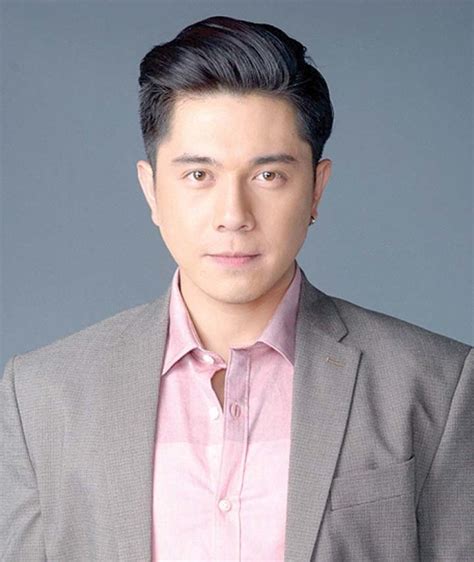 Paulo Avelino .